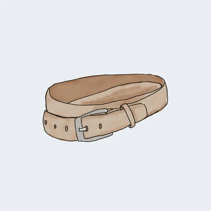 Belt in light brown leather with metal buckle designed for comfort and everyday wear.